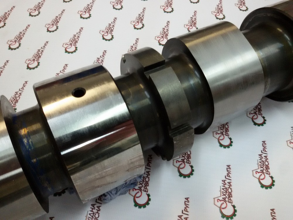 Вал розподільчий паливних форсунок двигуна Cummins ISX, QSX, 3104279