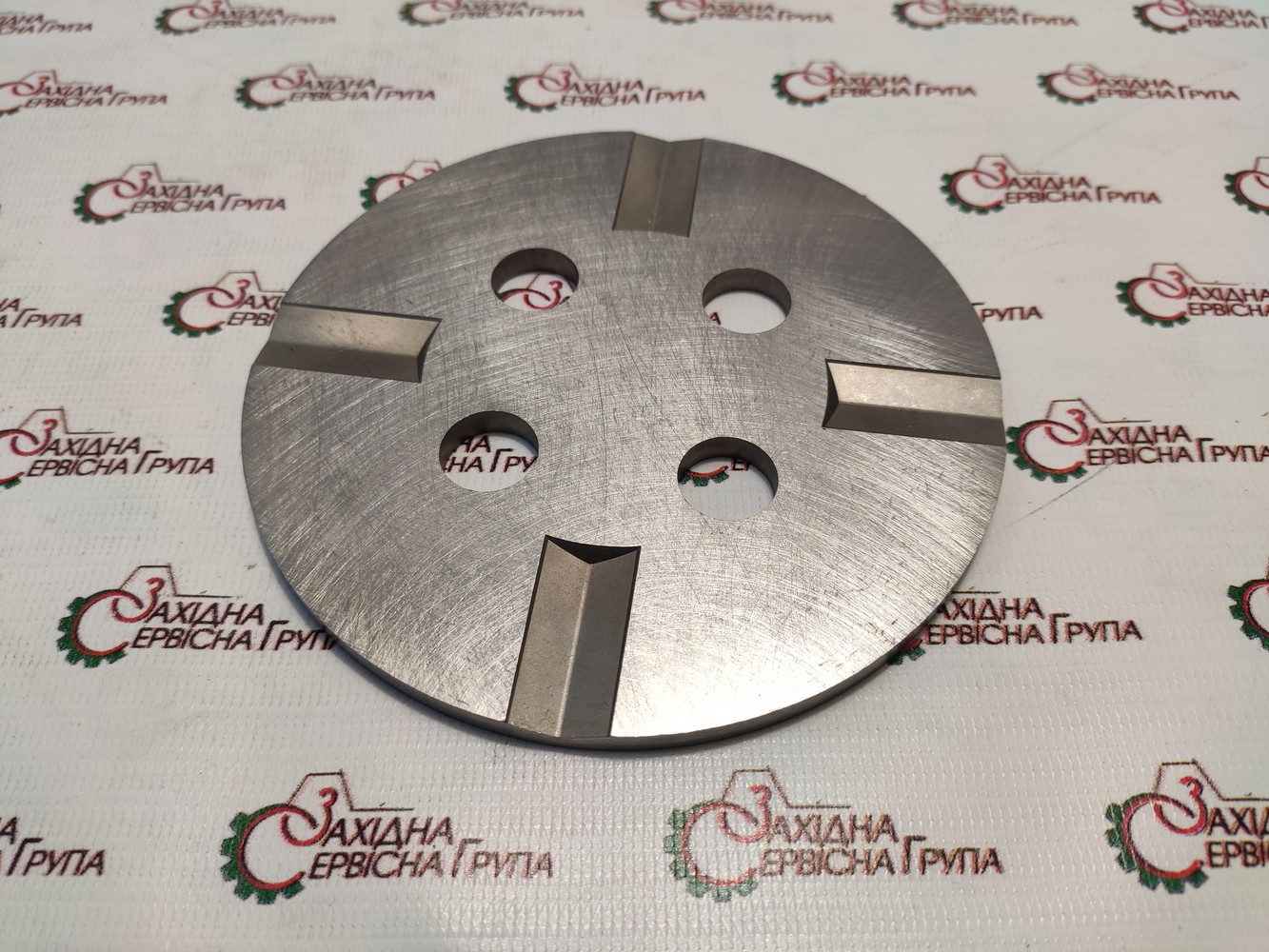 Пластина притискна проміжної шестерні Cummins ISX15, QSX15, 3681273, 3680101